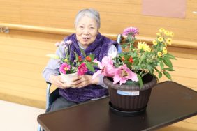 季節の彩り 生け花のご紹介｜長岡三古老人福祉会