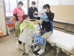 施設内研修｜長岡三古老人福祉会