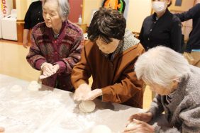 鏡餅作りと新年のお祓い⛩️｜長岡三古老人福祉会