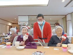 サービス付き高齢者向け住宅・クリスマス会🎅🎄🍰｜長岡三古老人福祉会