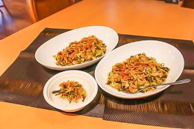 母国の料理『ラペットゥ』｜長岡三古老人福祉会