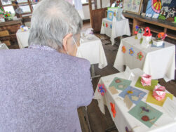 「ともにつくる作品展」への外出｜長岡三古老人福祉会